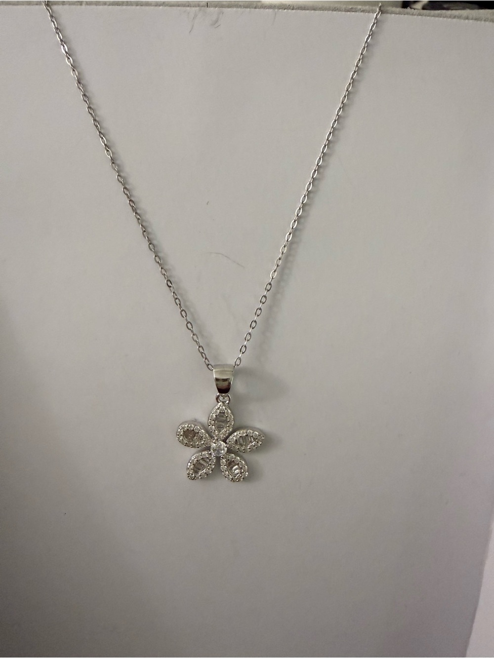 925 Silver Flower Pendant Necklace with Clear Stones